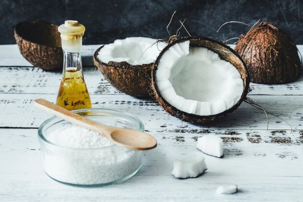 Una cucharada de promesas: el ritual viral que seduce a TikTok (y por qué deberías pensarlo dos veces)