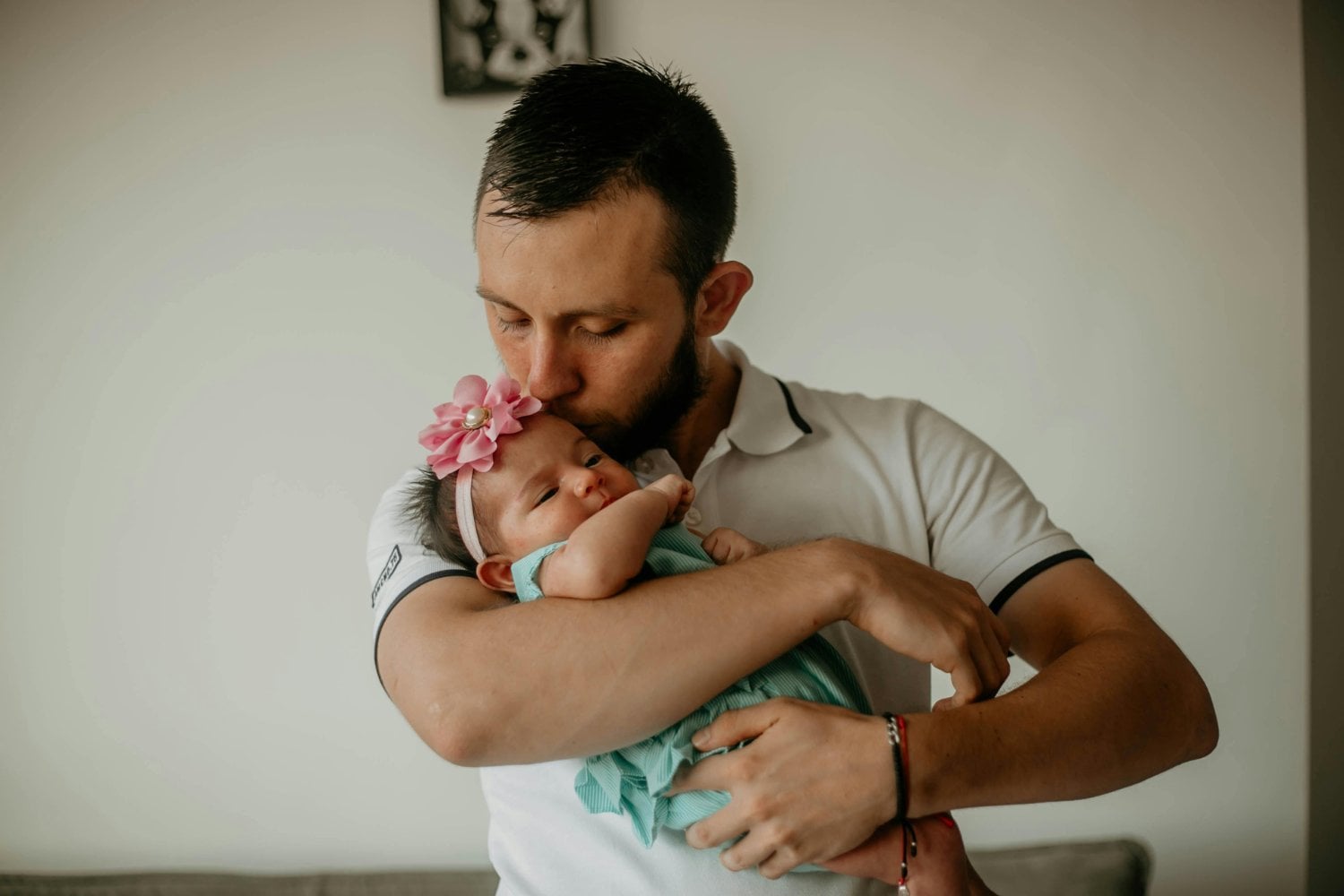 ¿Y si los hombres pudieran amamantar? Una posibilidad biológica que podría cambiarlo todo