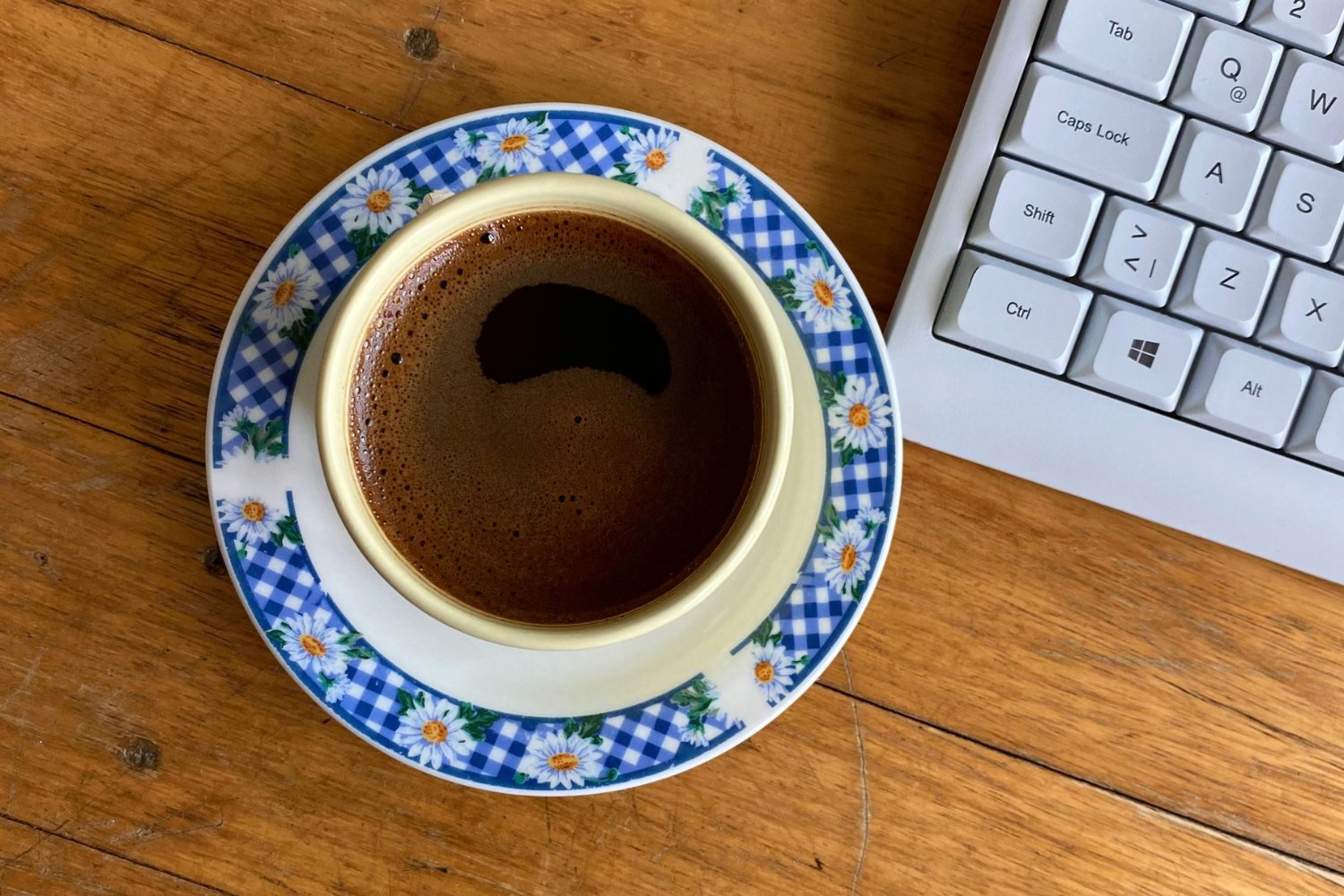 El misterioso ingrediente que arruina tu café sin que te des cuenta (aunque creas que es saludable)