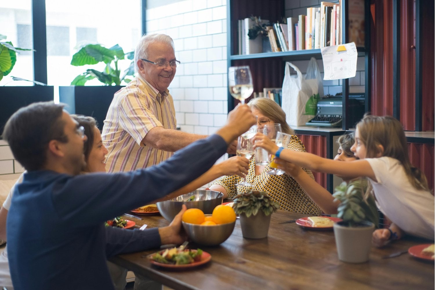 Lo que sucede en tu cuerpo cuando dejas de comer acompañado