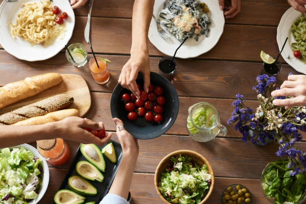 ¿Y si la comida dejara de ser un placer? La inquietante tendencia de alimentarse como si fuéramos máquinas