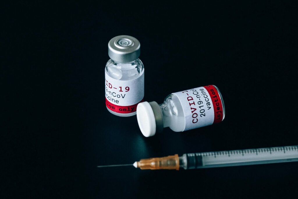 Un giro inesperado en EE. UU.: cambian las reglas de vacunación contra el COVID para embarazadas y niños