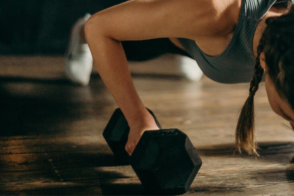 ¿Y si el secreto para perder grasa sin debilitarse estuviera ya dentro de tu cuerpo?