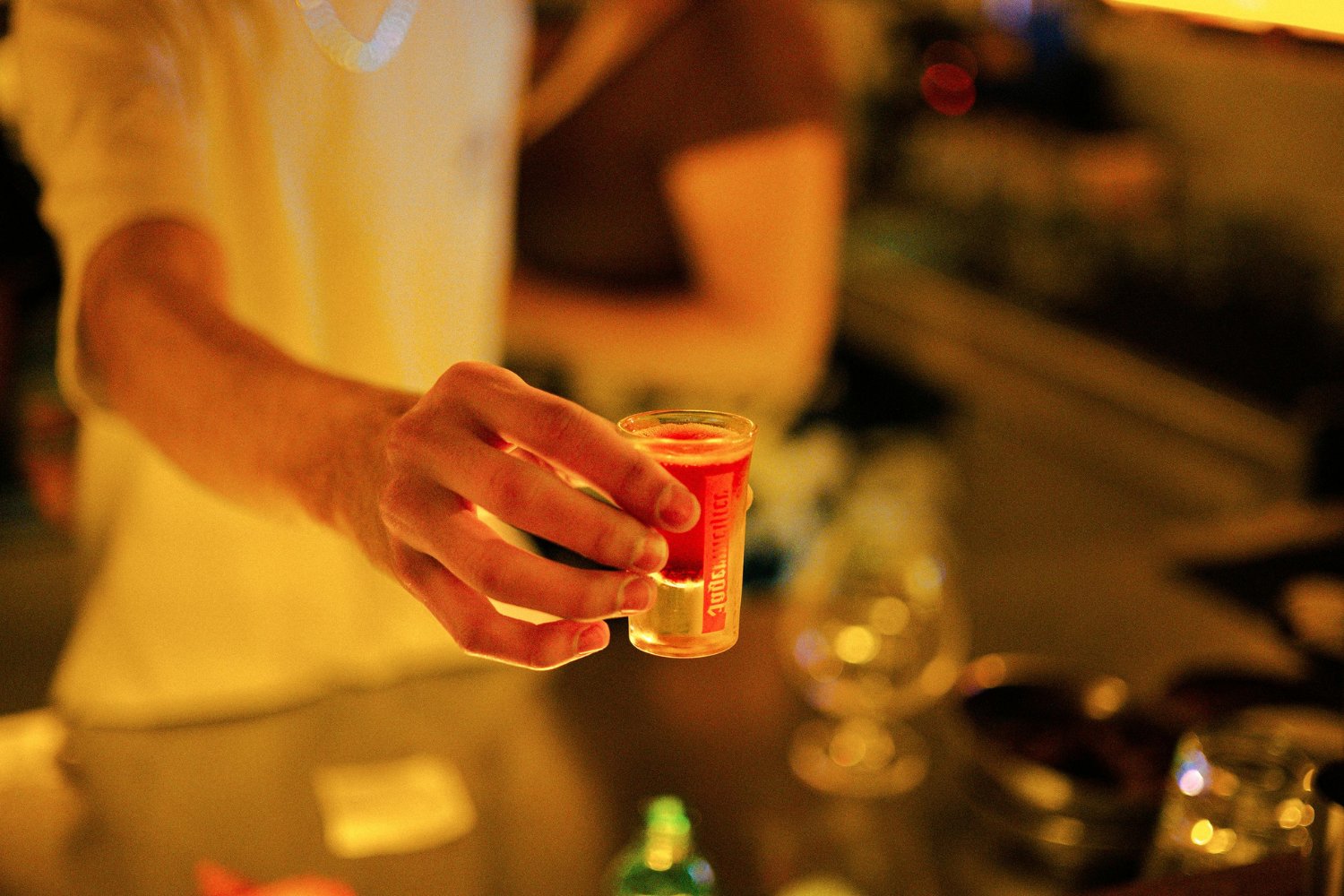 Lo que nadie te cuenta sobre lo que hacen los adolescentes para “encajar”