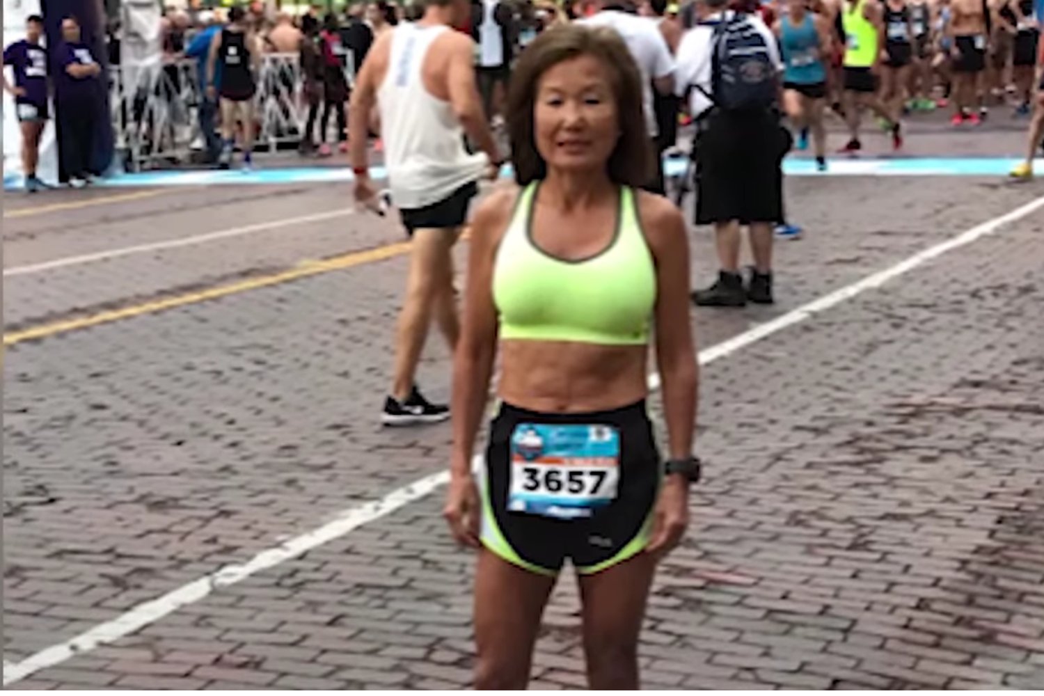 La mujer que desafía al tiempo: lo que revela su cuerpo sobre cómo vivir mejor