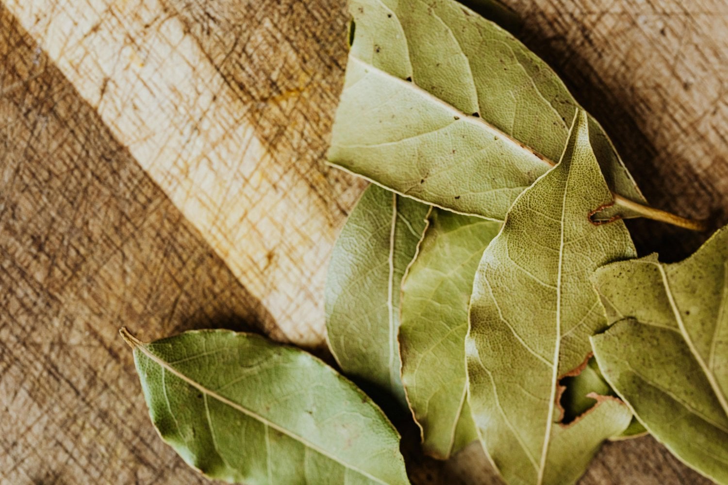 El truco casero que perfuma tu casa y hace huir a las cucarachas
