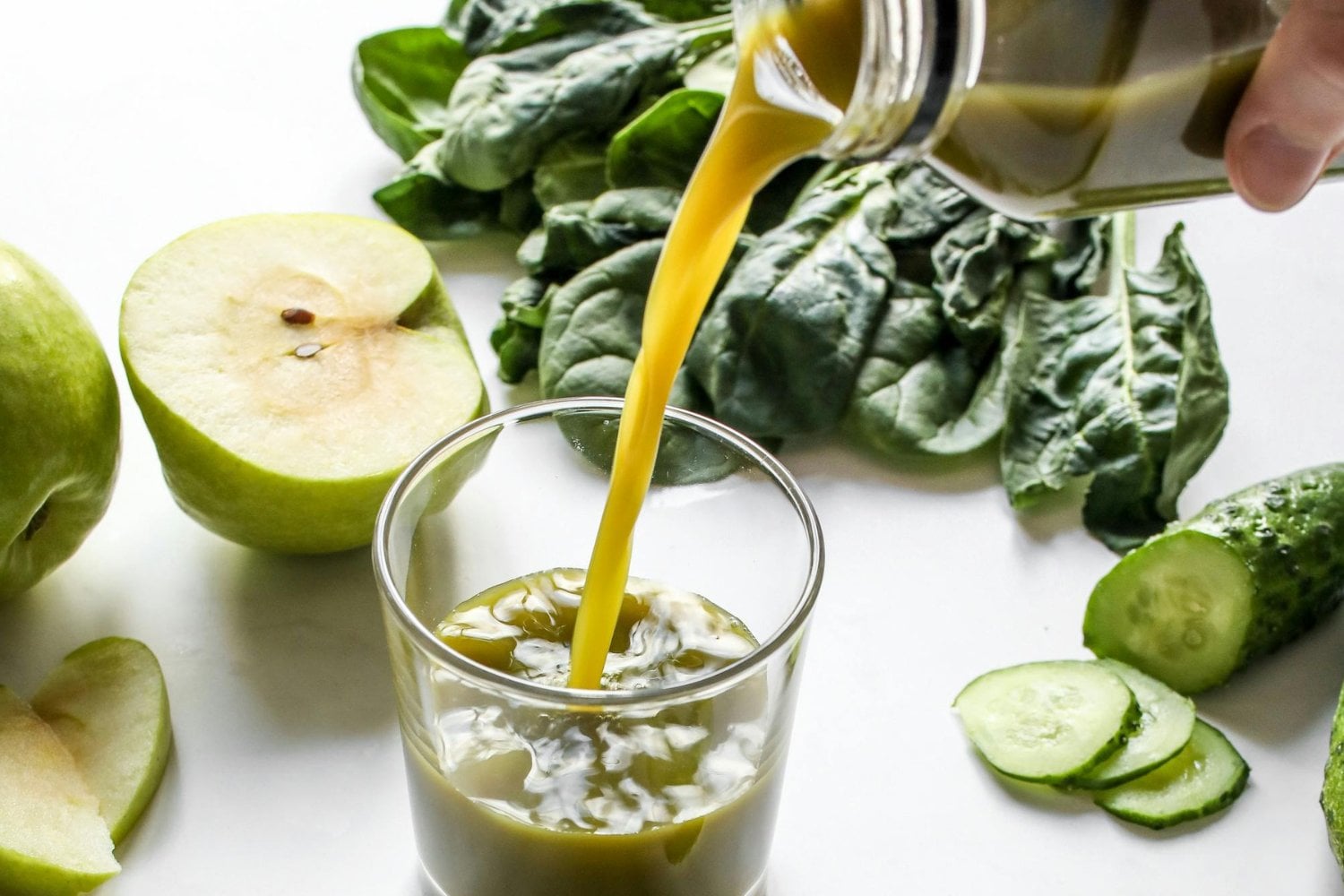Este jugo verde podría transformar tu salud: lo llaman "oro" por una razón