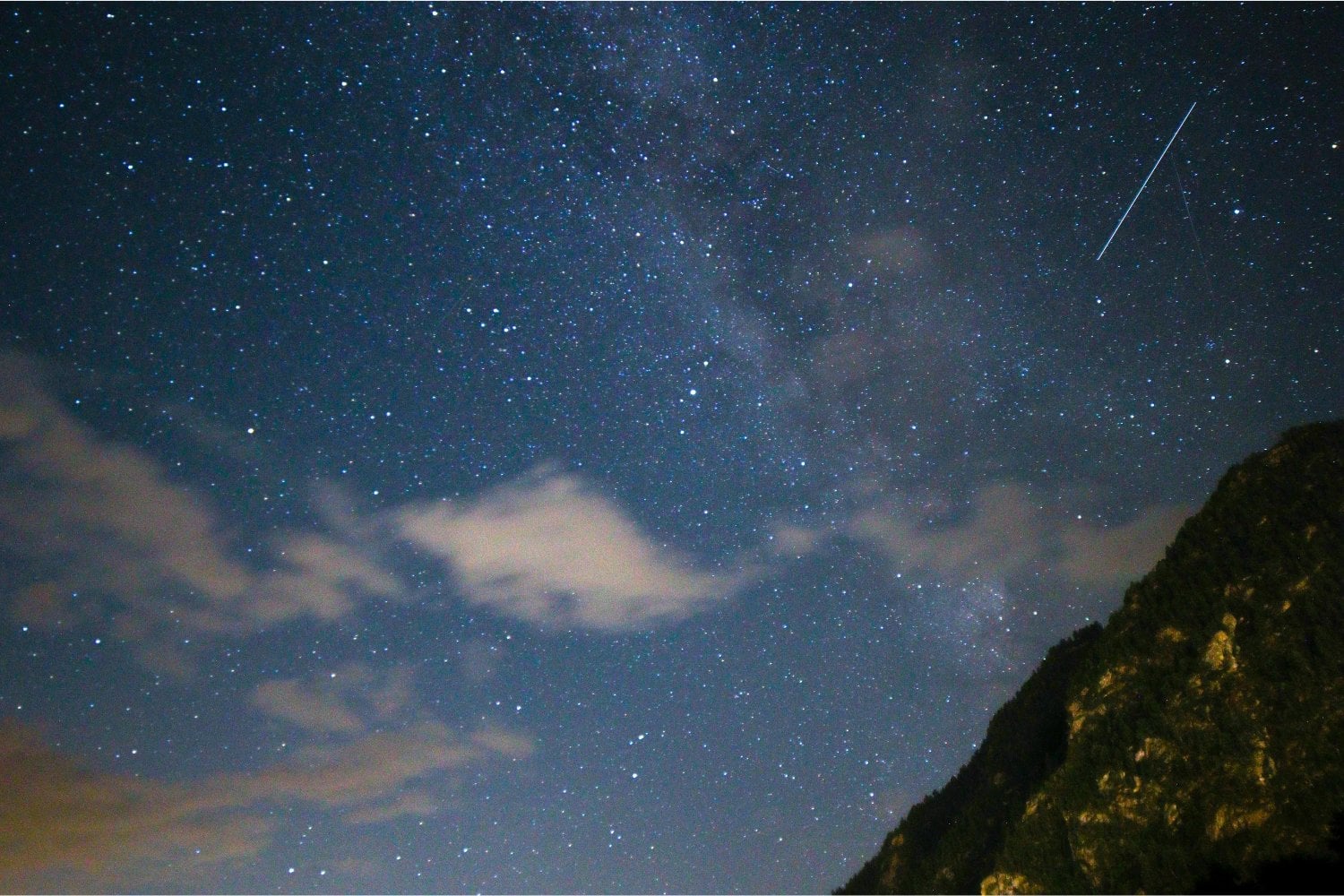 Cuando el Sol limpia el cielo… y lanza chatarra a la Tierra