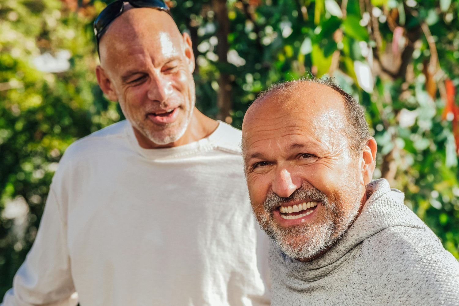 ¿Notas que se te cae más el pelo de lo normal? Estas causas pueden estar detrás y no lo sabías