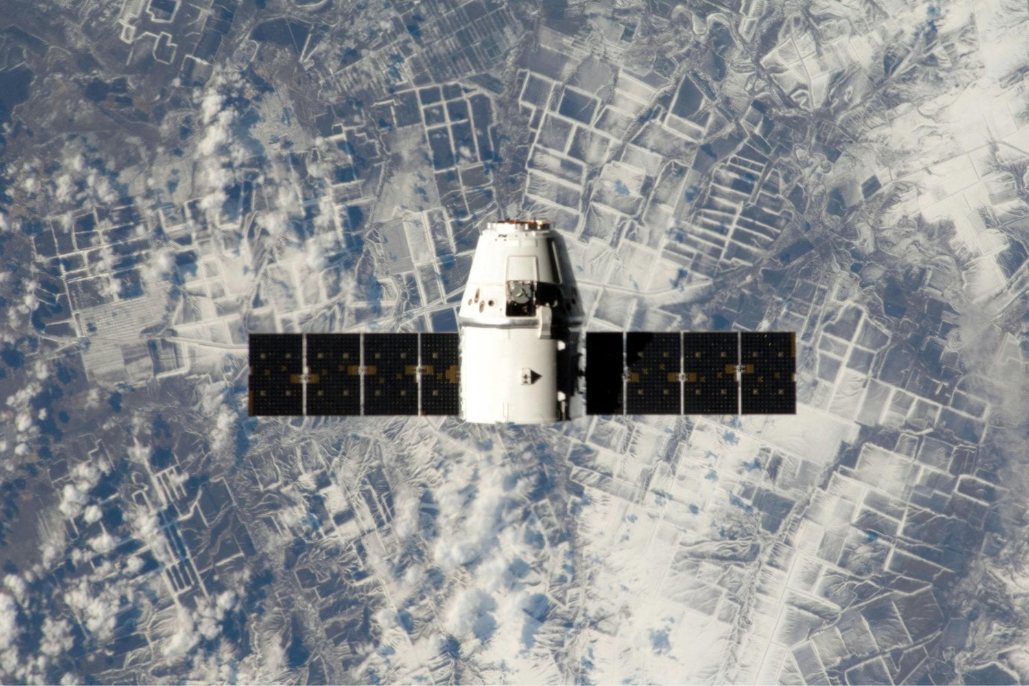 Cuando el Sol limpia el cielo… y lanza chatarra a la Tierra