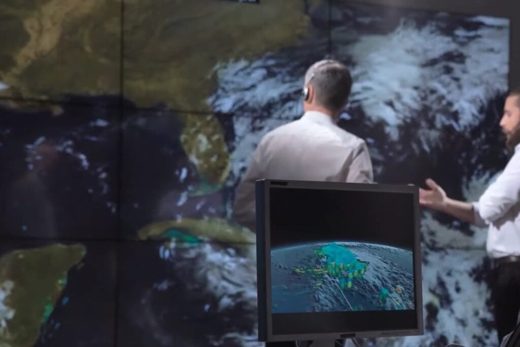 Luces que desafían la ciencia: el enigma sin resolver de los rayos globulares