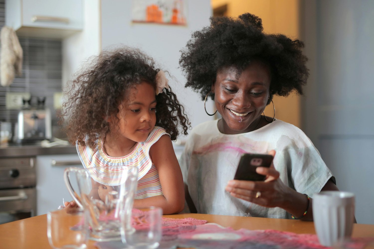 ¿Y si educar en la era digital no se trata solo de poner límites?