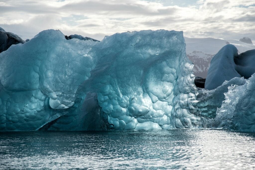 Un gigante del hielo quedó atrapado: lo que está ocurriendo podría cambiar más que el paisaje