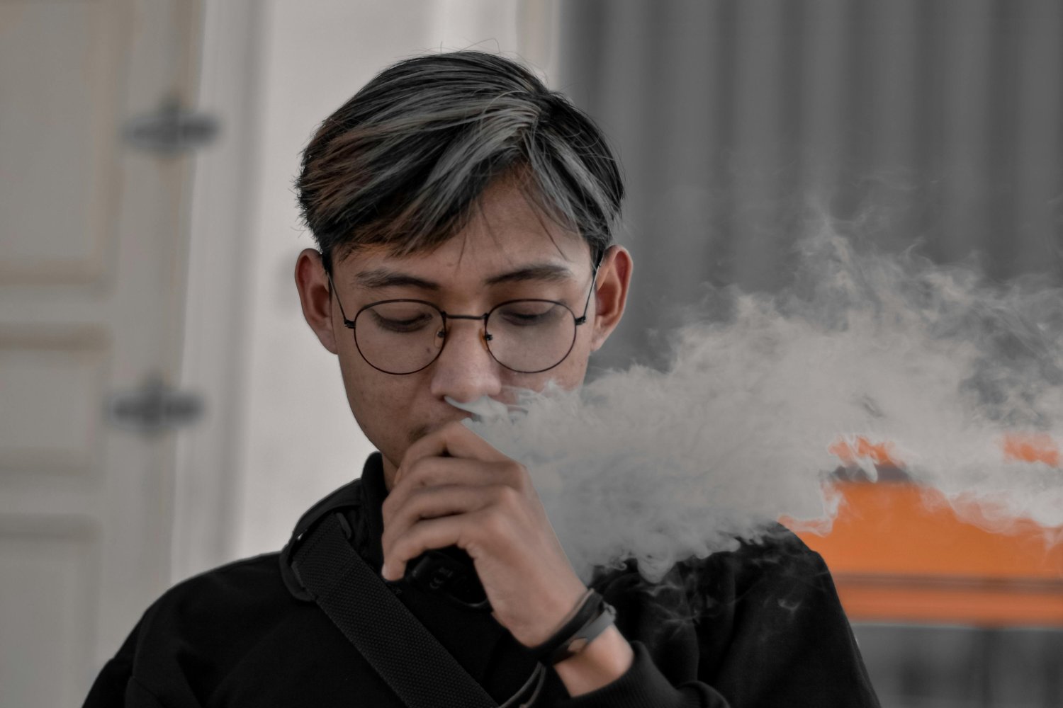 Lo que esconde el vapeo: un hábito que engancha más de lo que crees