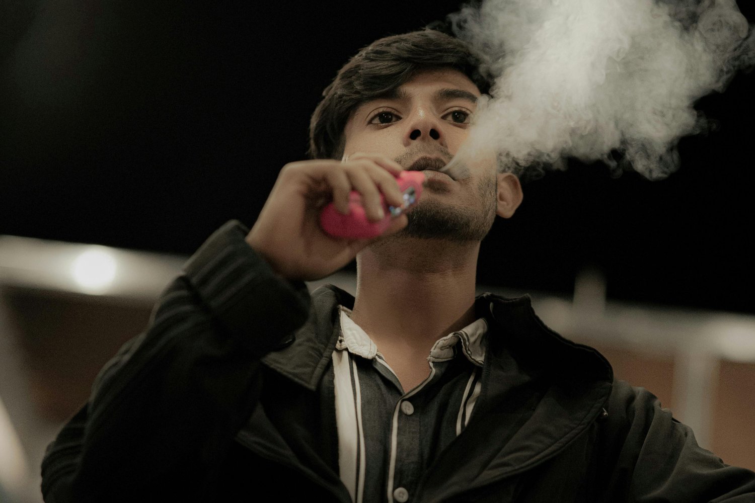 Lo que esconde el vapeo: un hábito que engancha más de lo que crees