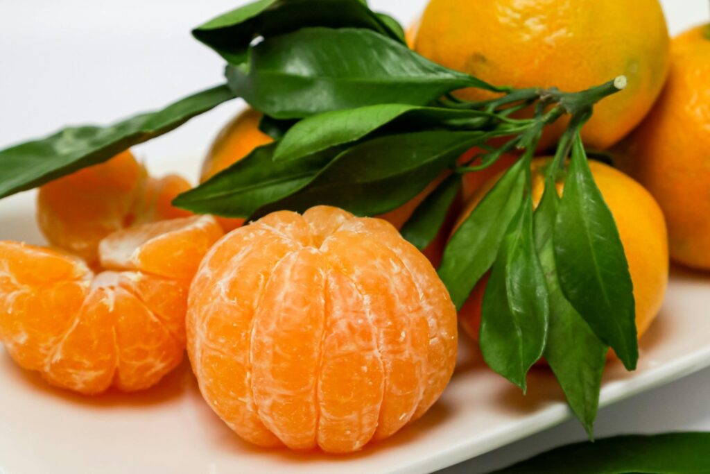 ¿Y si pelar la fruta no fuera tan buena idea? Esto es lo que los expertos quieren que sepas