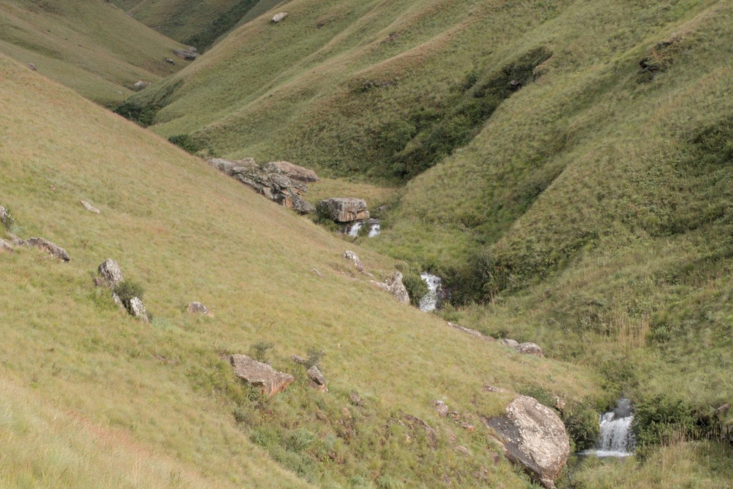 África se está rompiendo… ¿pero qué se esconde realmente bajo sus grietas?