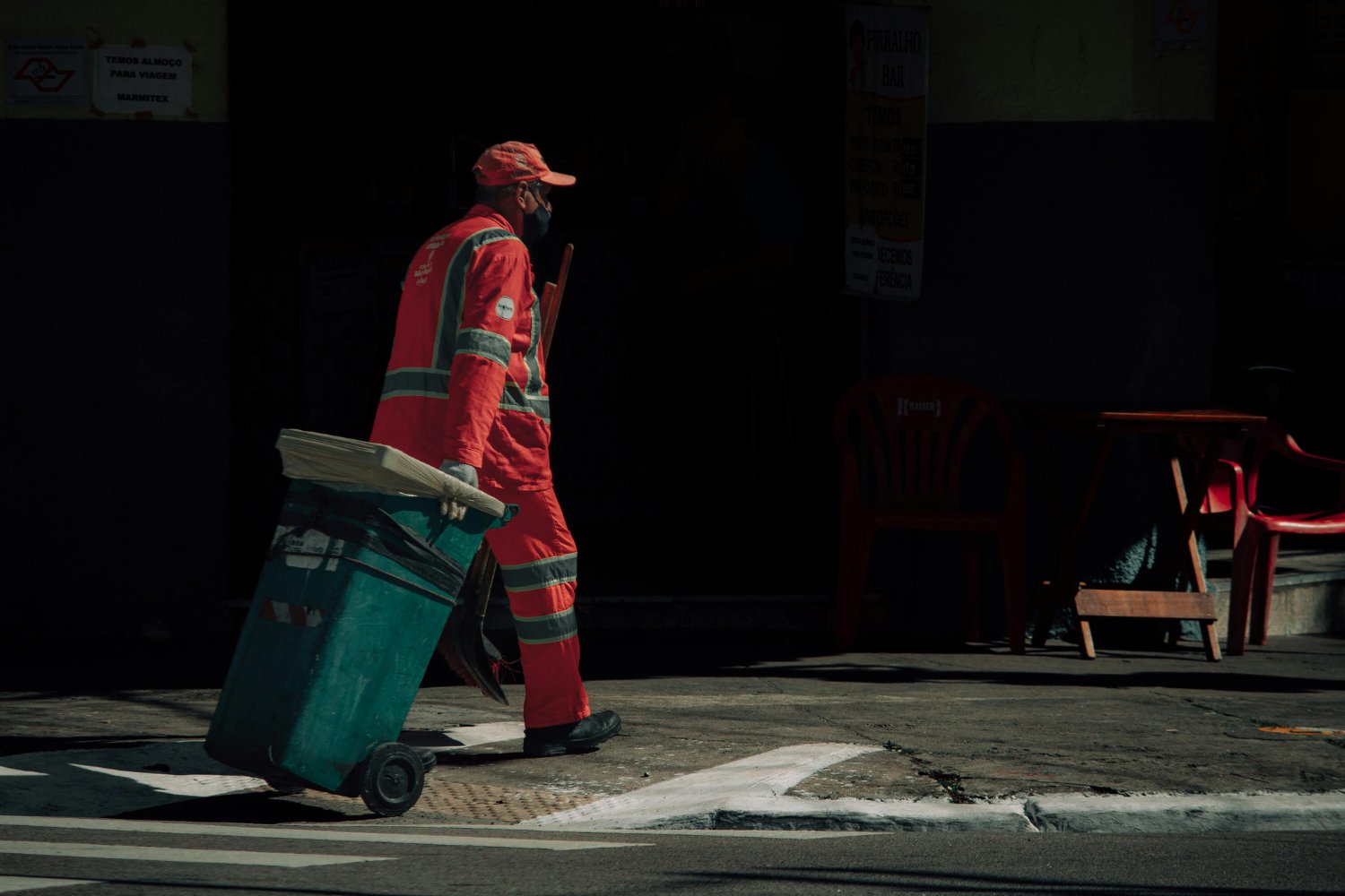 ¿Por qué pagarás por tu basura? La nueva tasa que está dividiendo a España