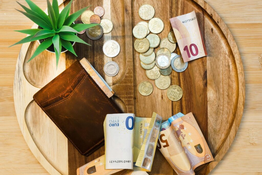 ¿Un cambio silencioso en marcha? Lo que podría destronar al dólar como rey del dinero mundial