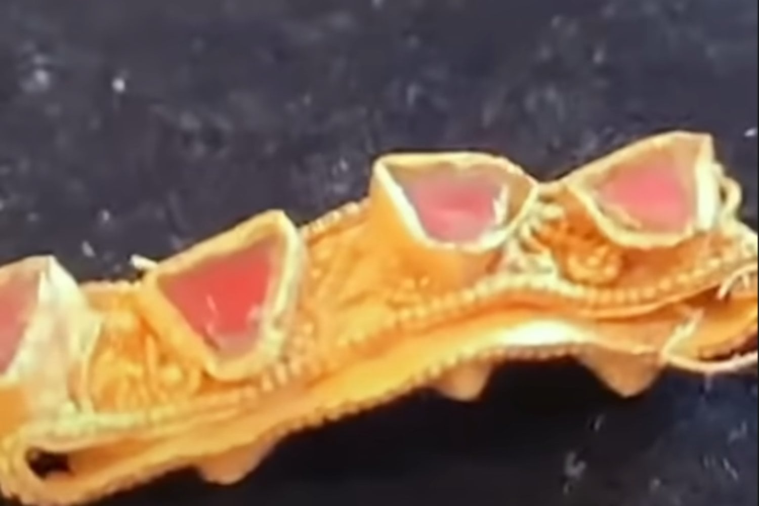 Anillo De Oro Encontrado Por Detectoristas