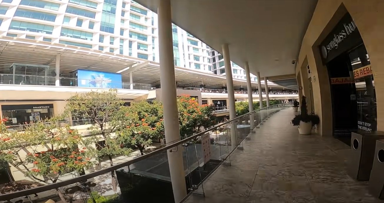 Antara Centro Comercial Para Que La Gente Camine