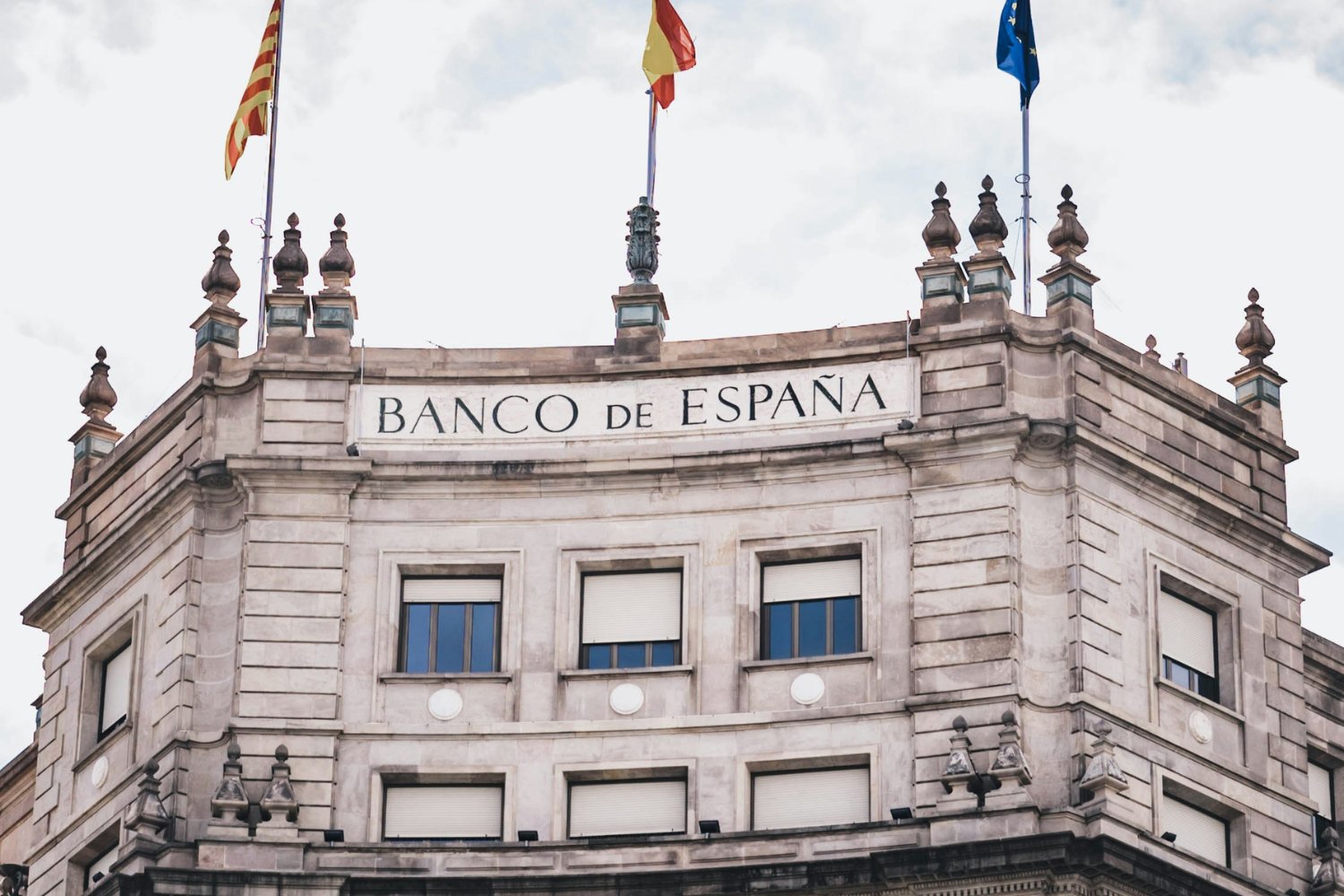 Banco De España Bloquea Cuentas