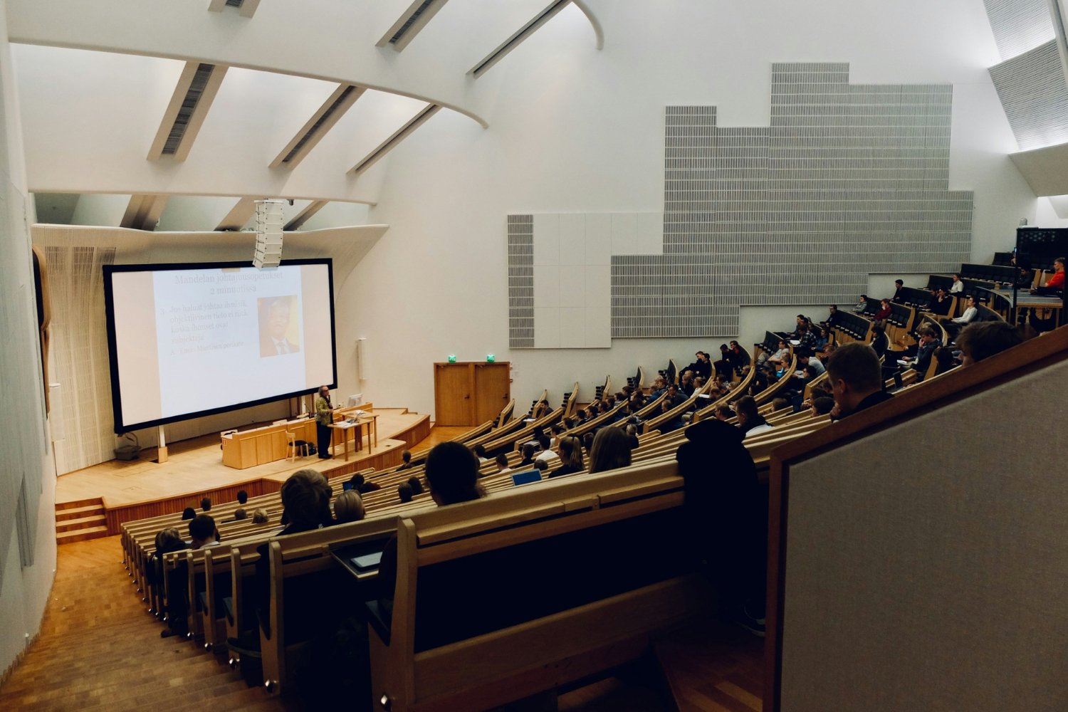 Trump Ataca A Harvard