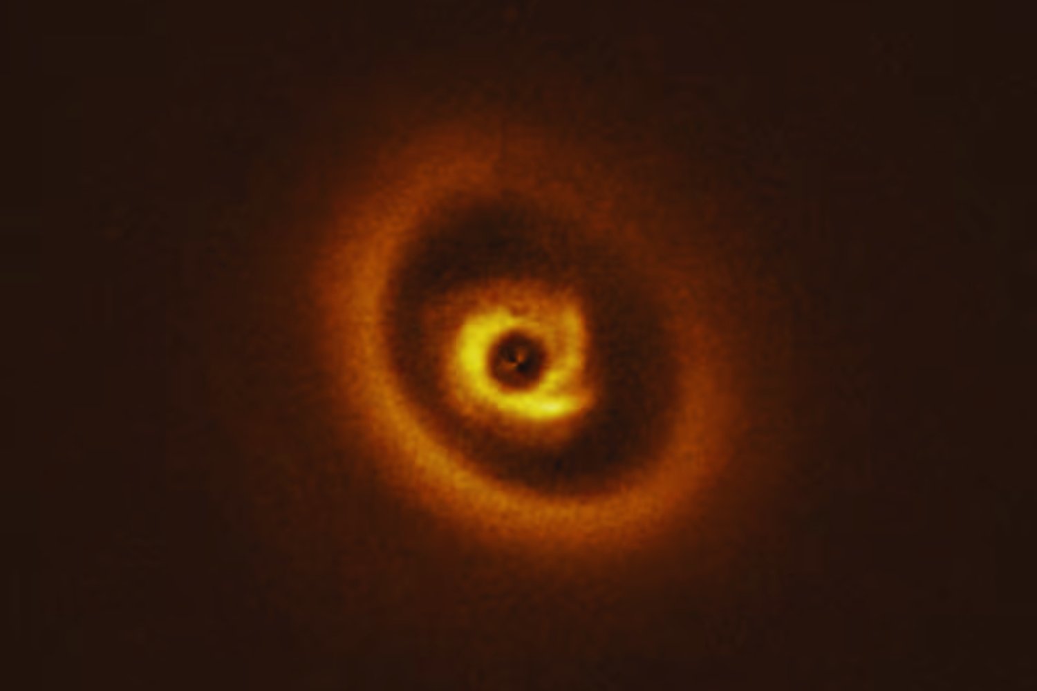 El ojo del cosmos: el telescopio chileno capta el nacimiento de un planeta más grande que Júpiter