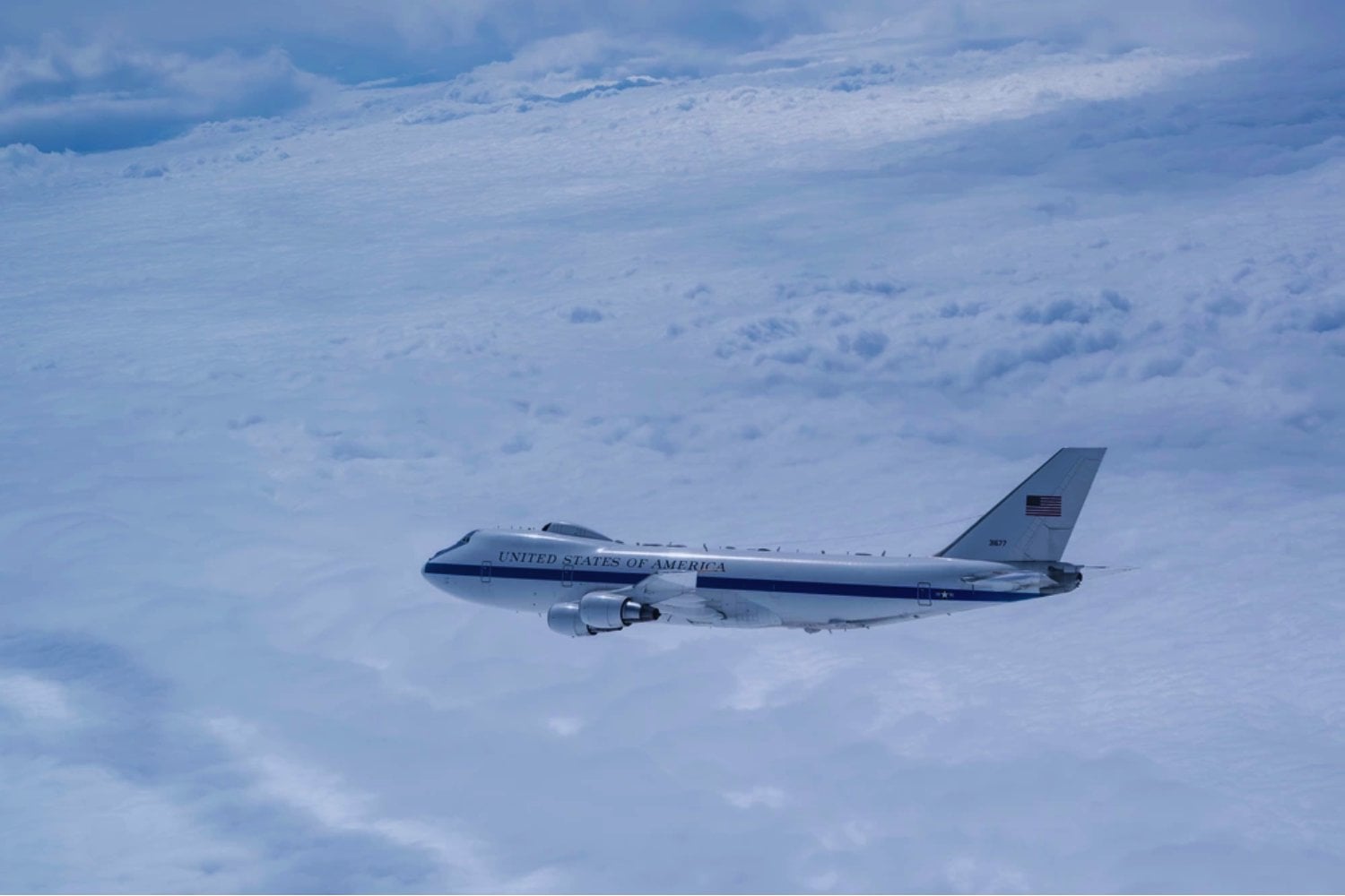 Un vuelo que no pasa desapercibido: el enigmático despliegue del "avión del Juicio Final"