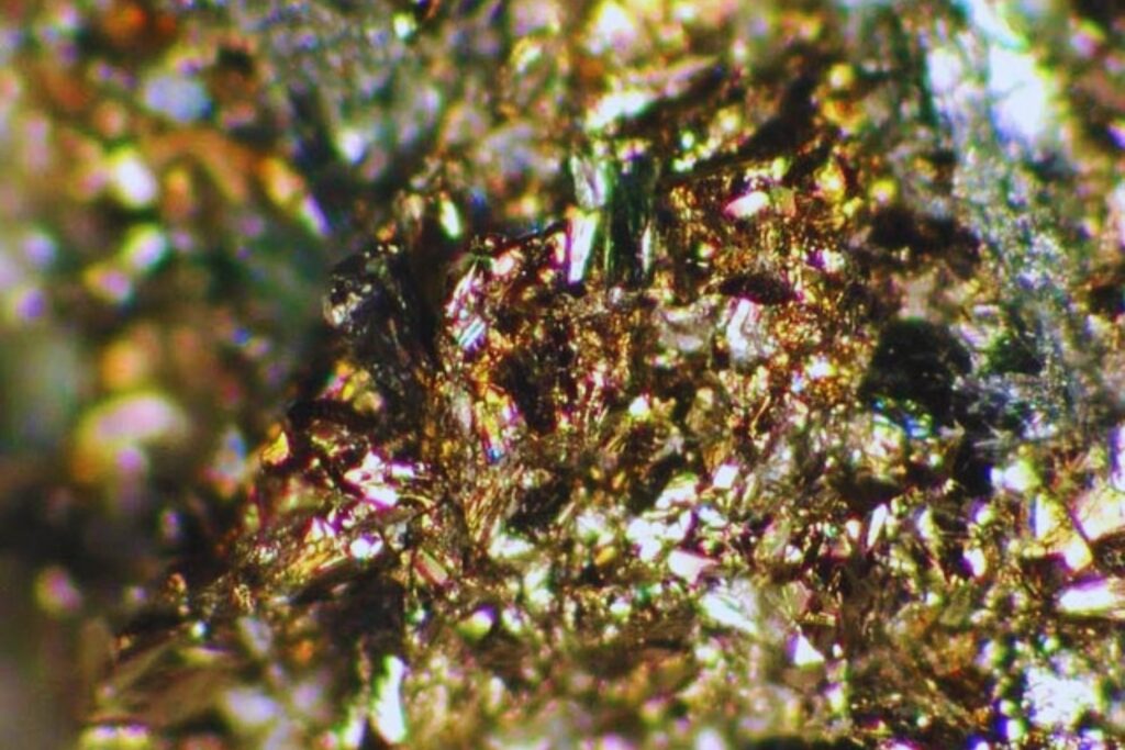 Un mineral fuera de lugar en un asteroide reabre el misterio sobre el origen del sistema solar