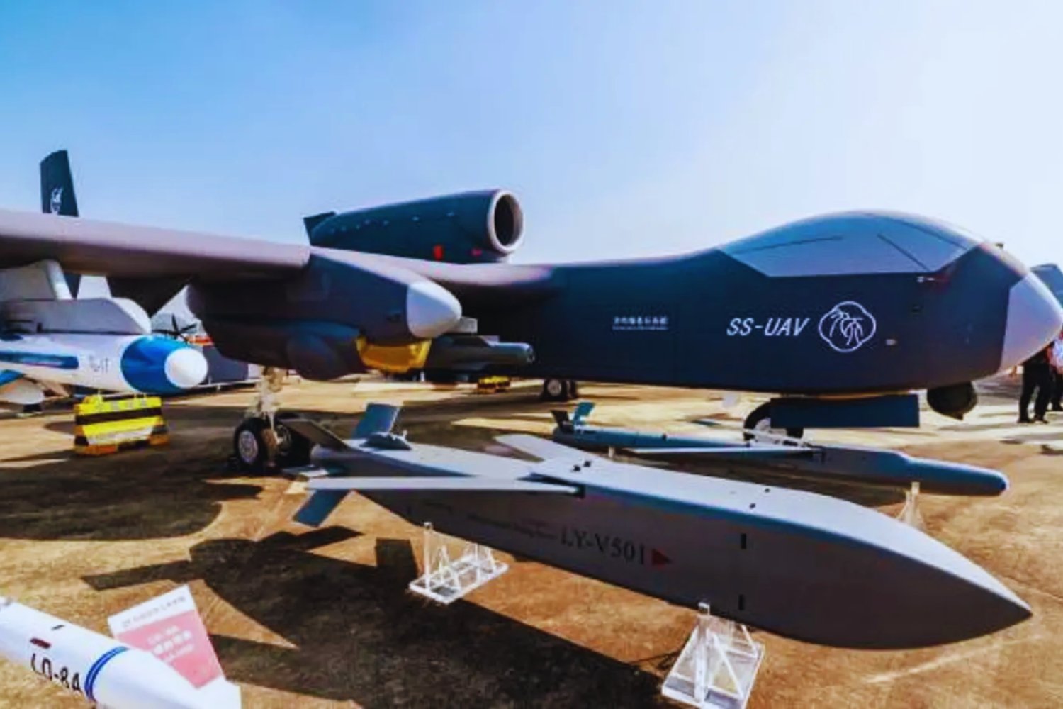 China activa su arma más avanzada y silenciosa: así es el portadrones que podría cambiar el rumbo de una guerra global