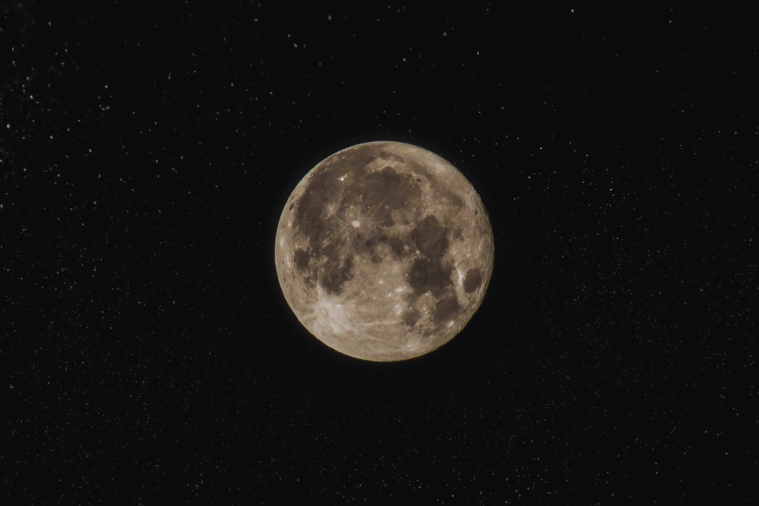 Revelan lo que hay dentro de la Luna y cambia todo lo que creíamos del sistema solar