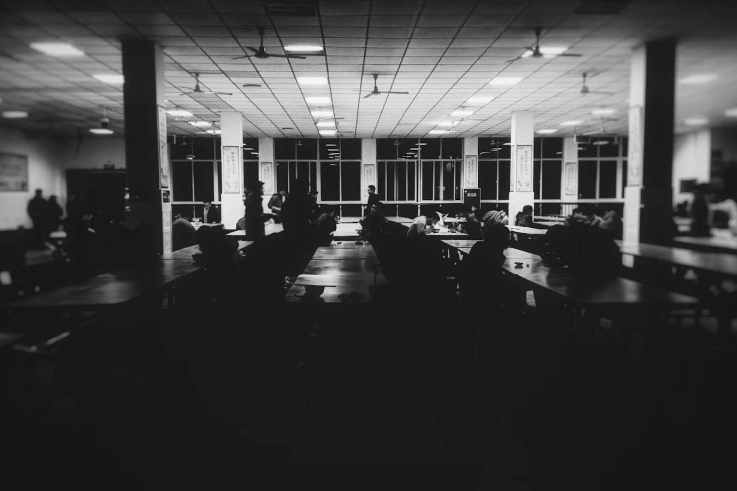 La startup que fingía tener una IA: cómo Builder.ai engañó a todos con 700 ingenieros escondidos en la India