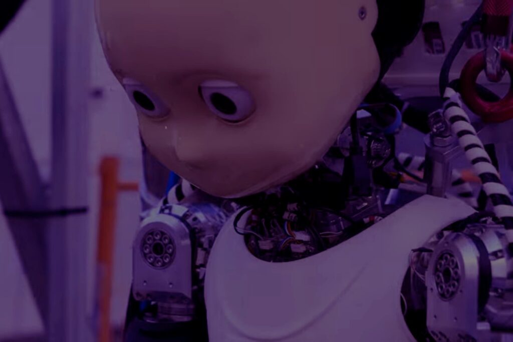 Un robot con forma humana acaba de volar con un jetpack (y el resultado sorprende incluso a sus creadores)