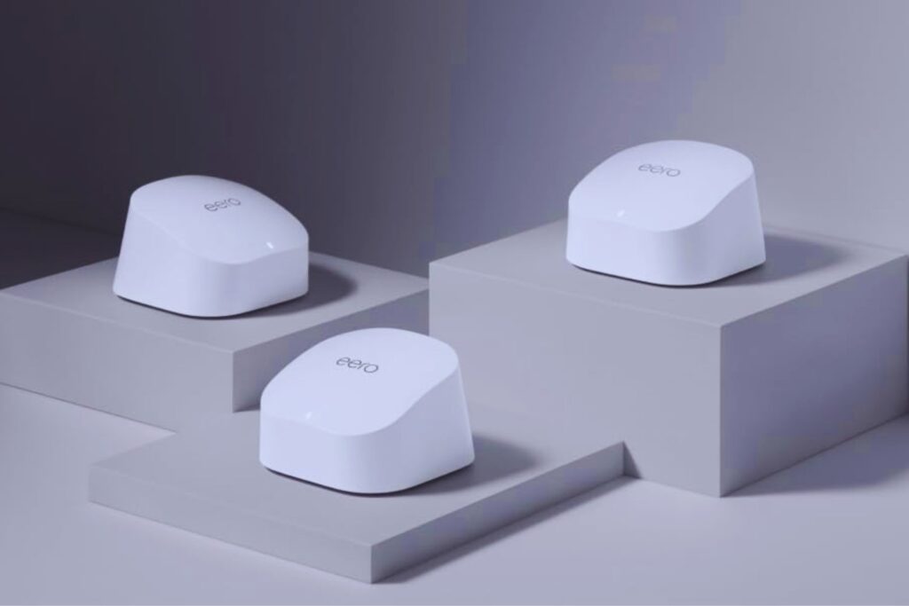 Router wifi de malla eero 6 de Amazon | Con Ethernet de 500 Mb/s, 420 m2 de cobertura y capacidad para conectar más de 75 dispositivos | pack de 3, modelo de 2021