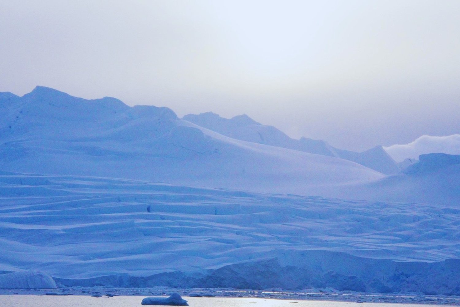 Señales imposibles desde el hielo: el enigma de la Antártida que la ciencia aún no puede explicar
