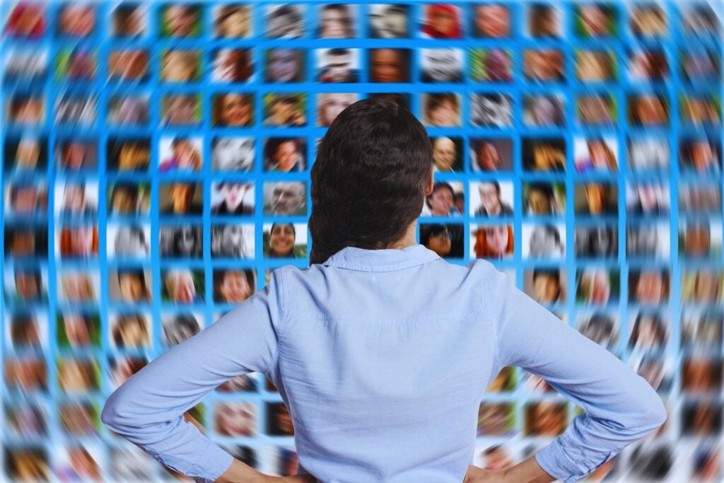 ¿Por qué algunas personas te drenan sin razón aparente? La explicación que podría estar en tu cerebro