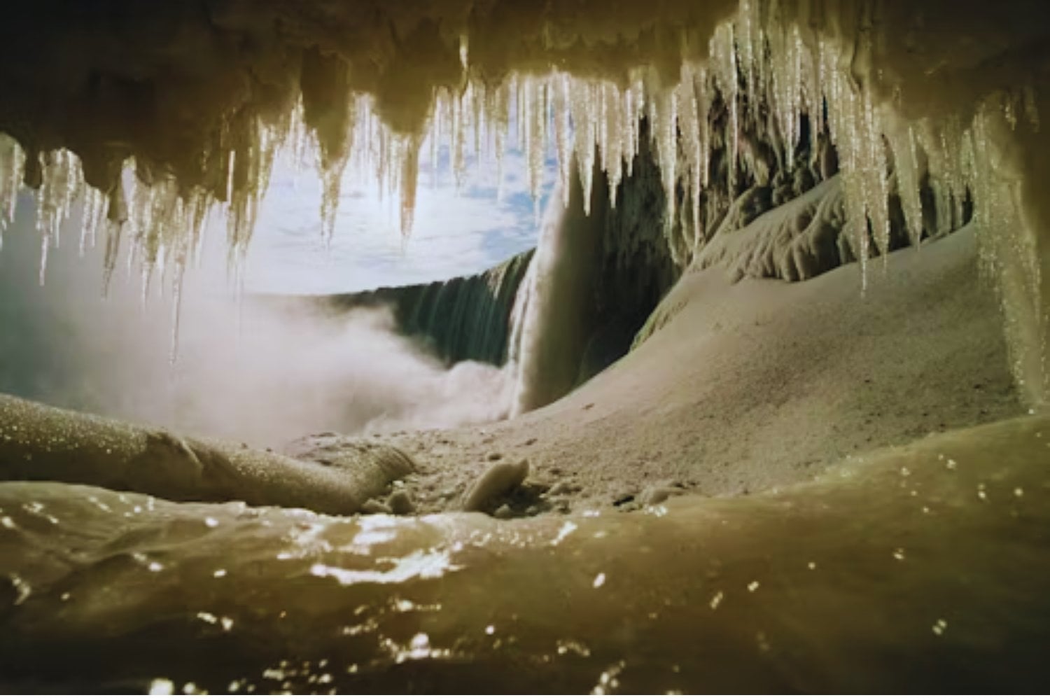Lo que ocultaba el hielo: el río subterráneo en la Antártida que cambia lo que creíamos del planeta