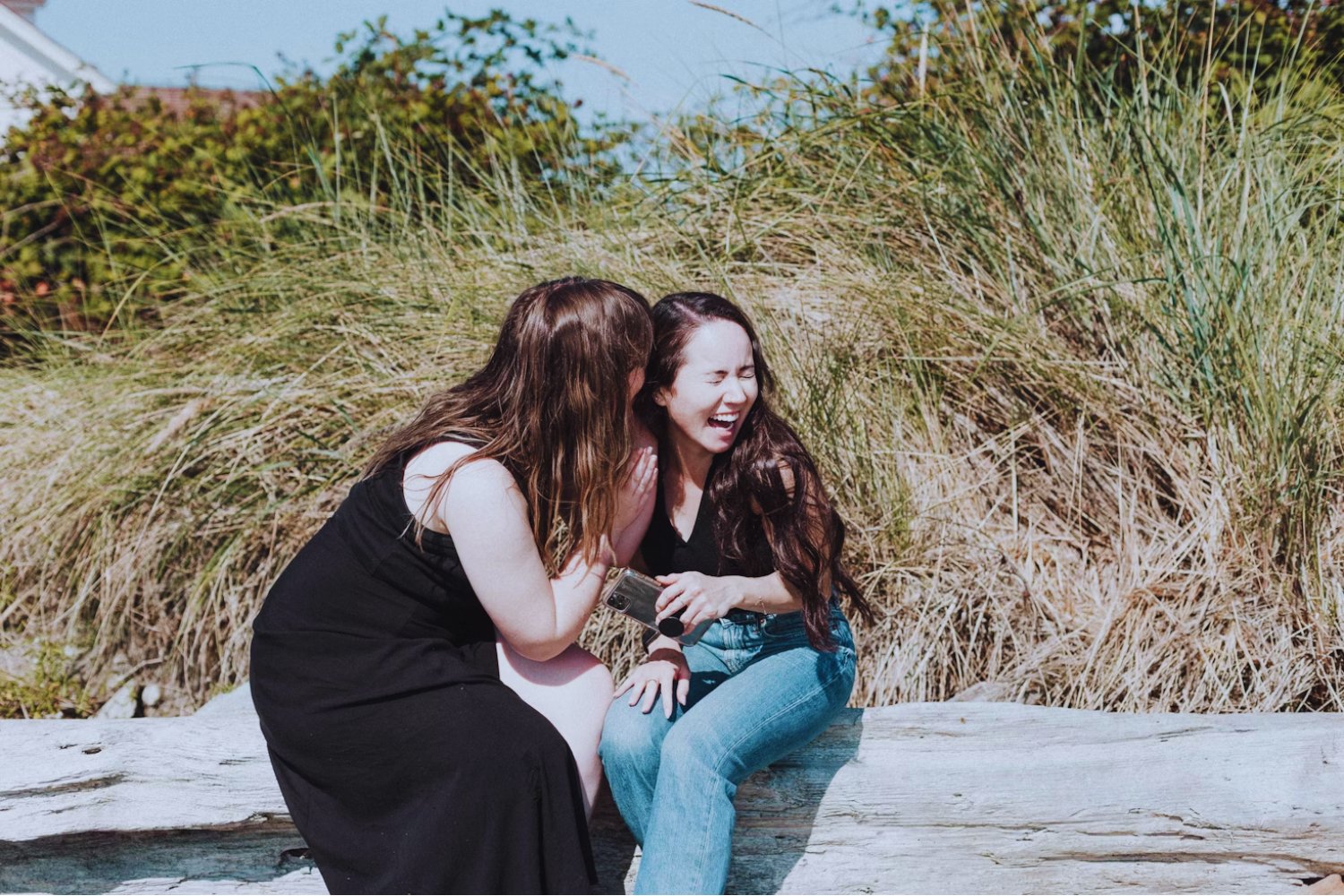 El secreto de la felicidad, según un monje bestseller que cree que estamos atrapados en una gran ilusión