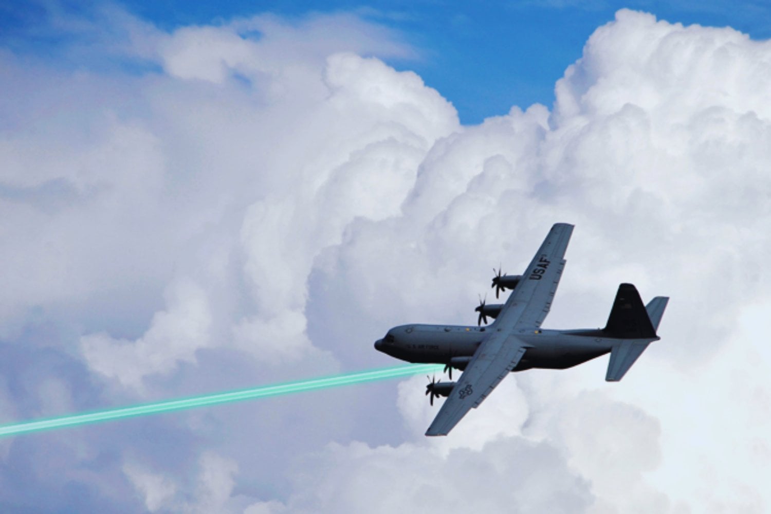 Estados Unidos prueba un láser capaz de enviar energía a kilómetros: el experimento militar que rompe récords