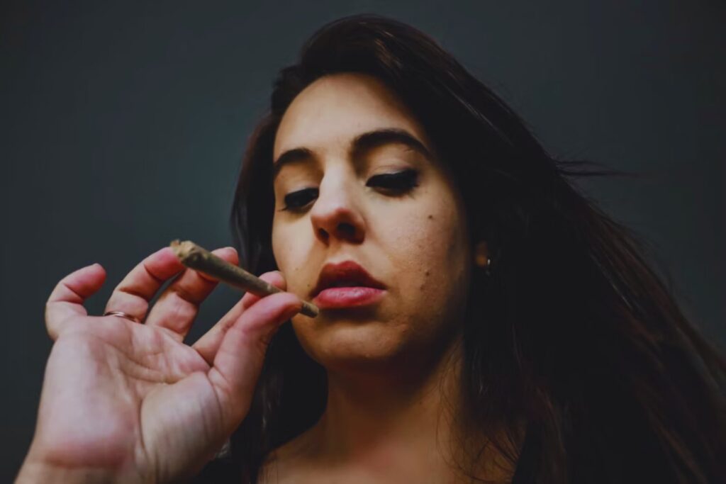 Lo que el corazón no olvida: la advertencia silenciosa detrás del cannabis moderno