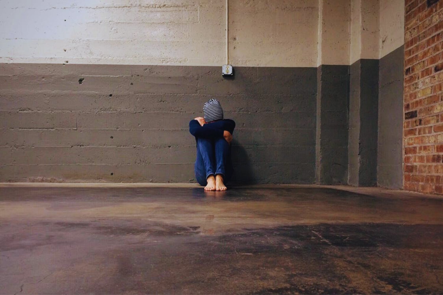Frases que revelan más de lo que crees: así habla quien no es feliz, según la psicología