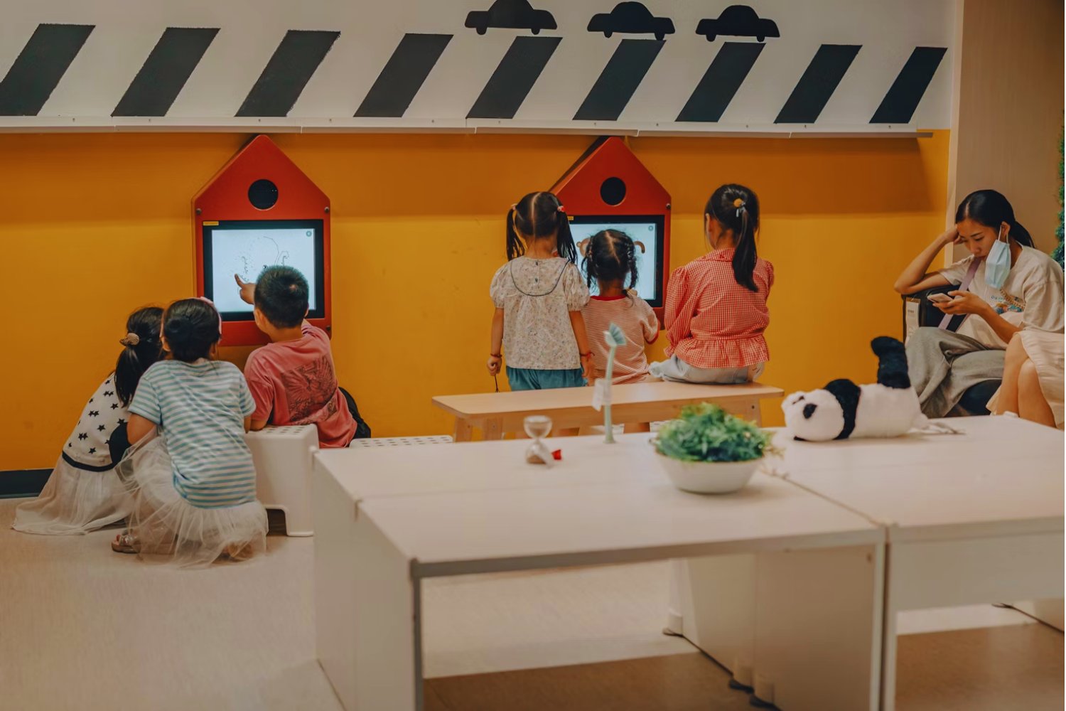 ¿Pantallas o pataletas? El vínculo oculto entre el mal comportamiento infantil y el tiempo frente a dispositivos