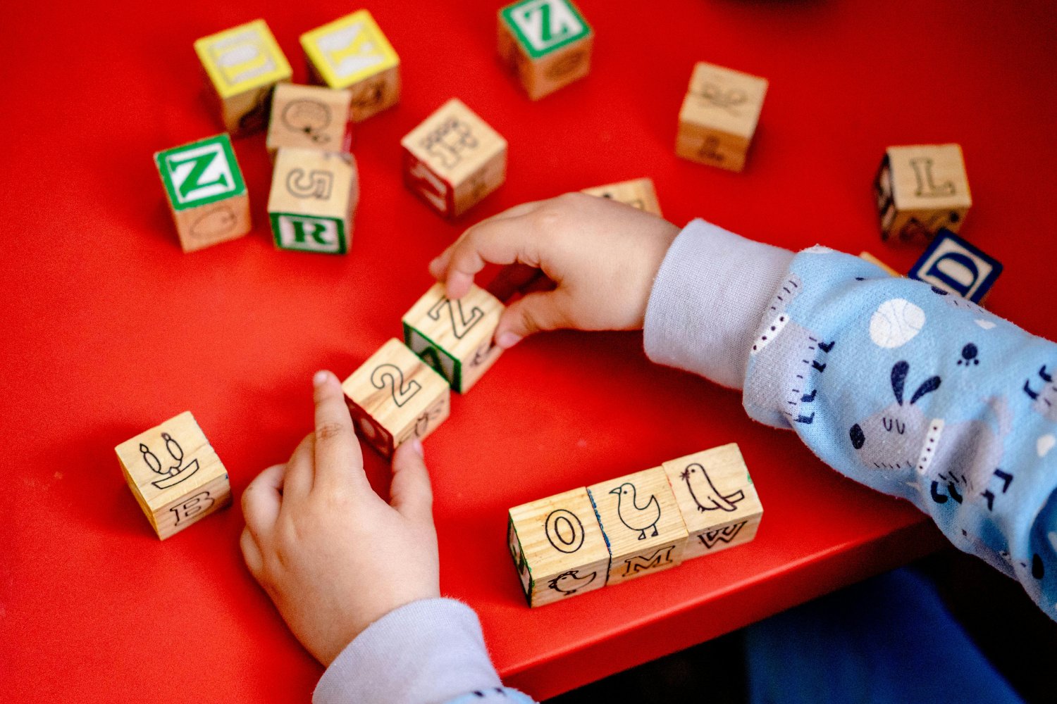 El secreto mental que impulsa el lenguaje infantil: lo que nadie te cuenta sobre pensar antes de hablar