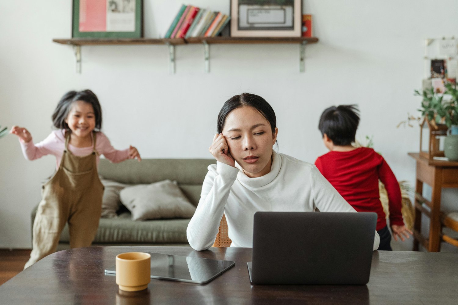 Lo que nunca te contaron sobre la salud mental de las madres: una alerta que va en aumento