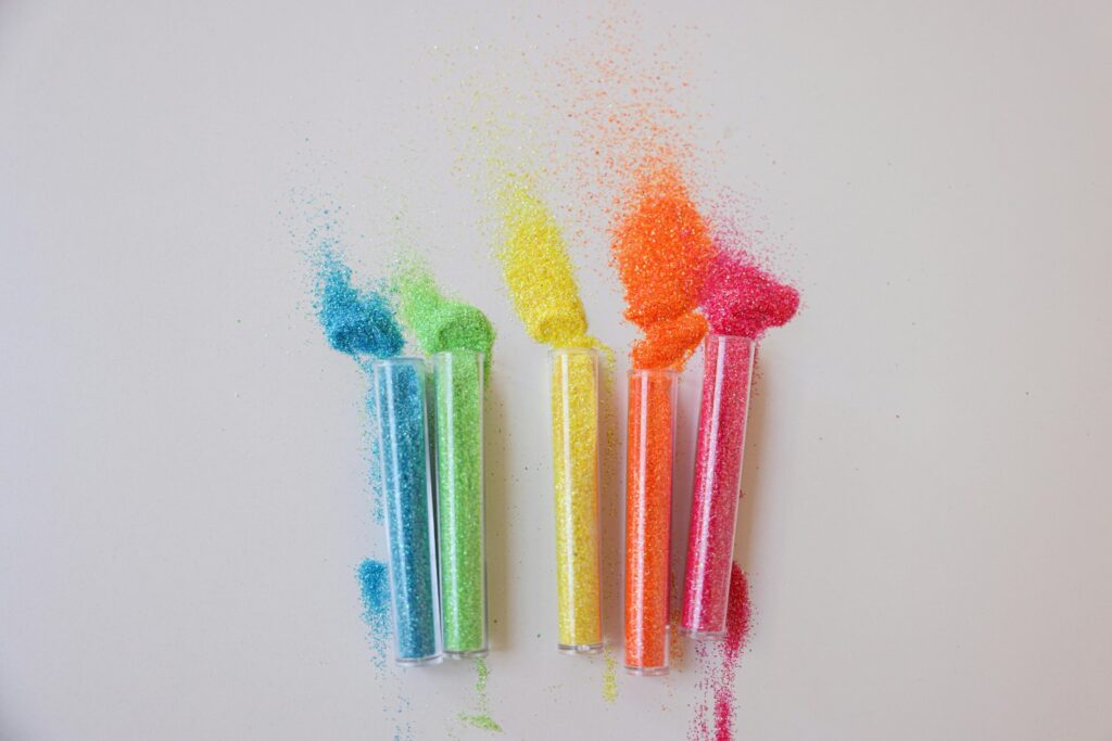 El brillo que contamina: lo que la purpurina esconde bajo el agua