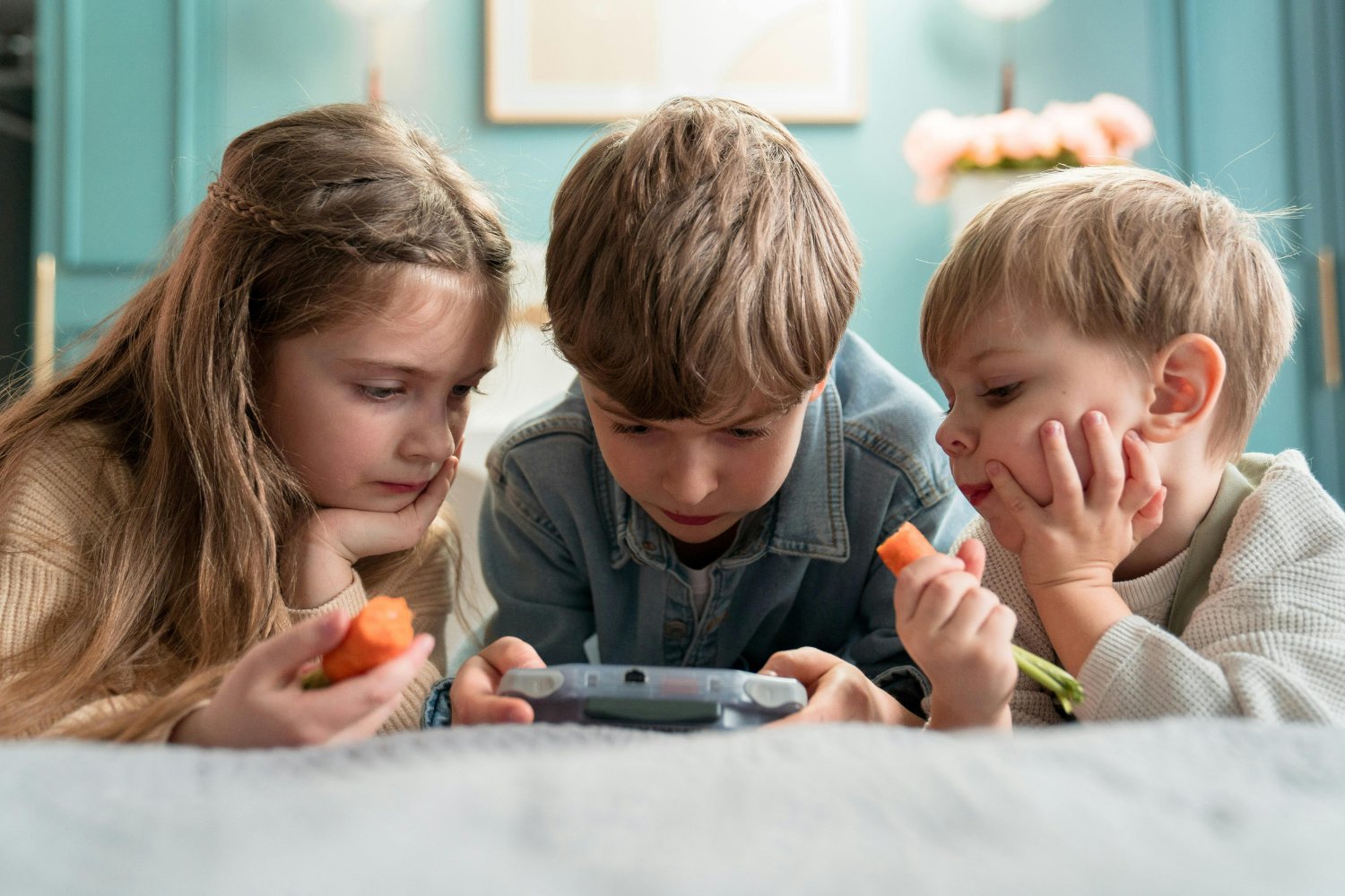 Cuando la pantalla reemplaza la mirada: el nuevo vacío emocional de la infancia