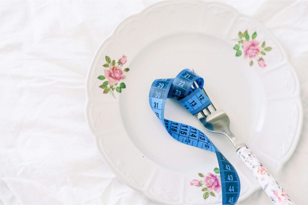 ¿El ayuno intermitente no era tan milagroso? Lo que revela el mayor análisis hasta la fecha