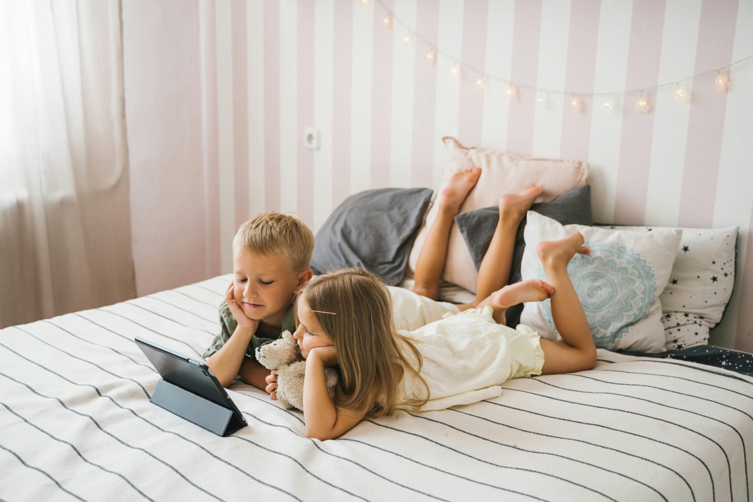 No tienen móvil, pero sí anuncios: lo que nadie te cuenta sobre la publicidad que ven tus hijos