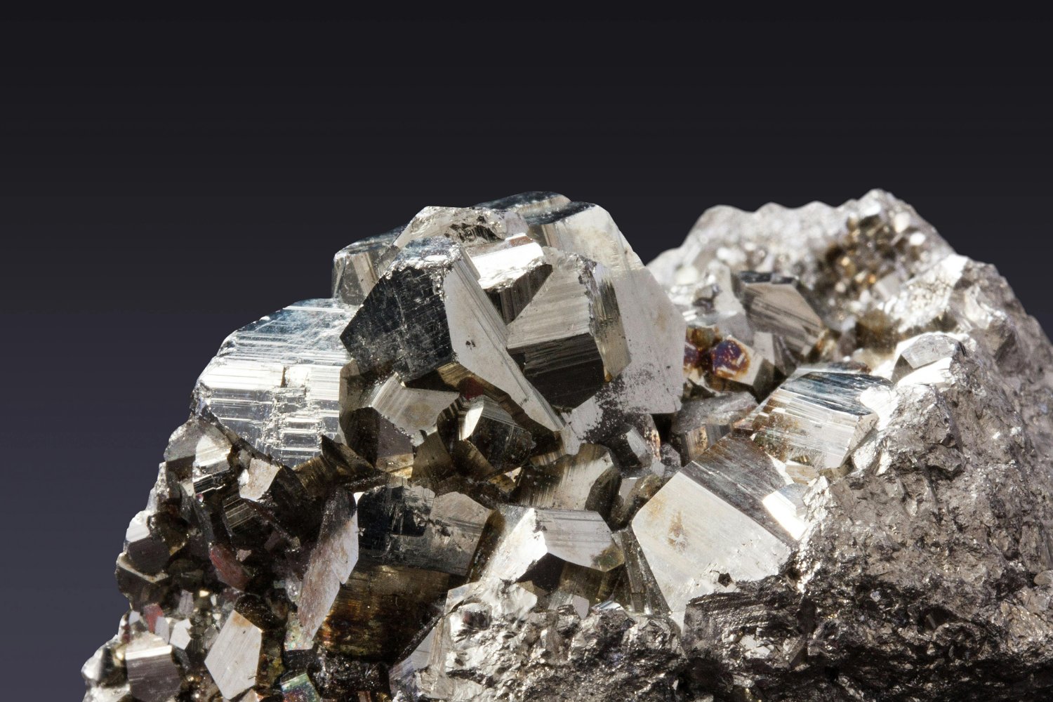 Cómo una nueva forma de “cocinar metales” podría romper la dependencia de Europa del gigante asiático